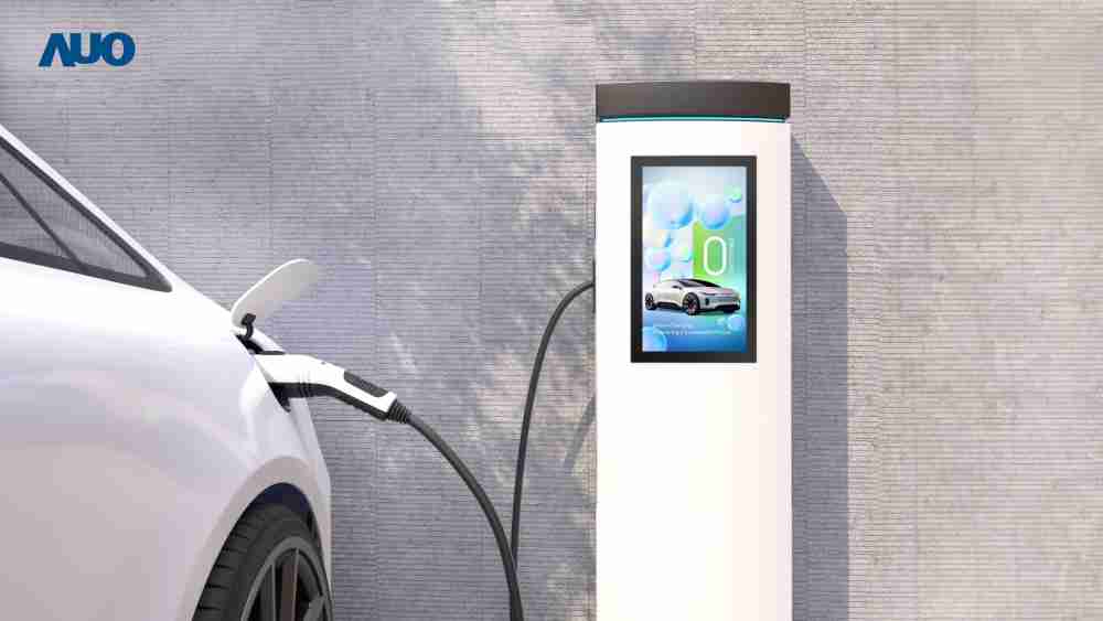 友達〝EVSE車用充電樁解決方案〞專為電動汽車充電樁設計，，，具有高亮度、、、克服戶外艱難環境的耐溫、、、、耐紫外線等特性，，，，並搭載散熱性及擴充性強的高效能工業電腦，，可實現人機互動訴求，，，如資訊顯示、、、、支付等應用